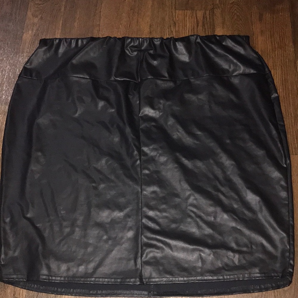 Leather skirt